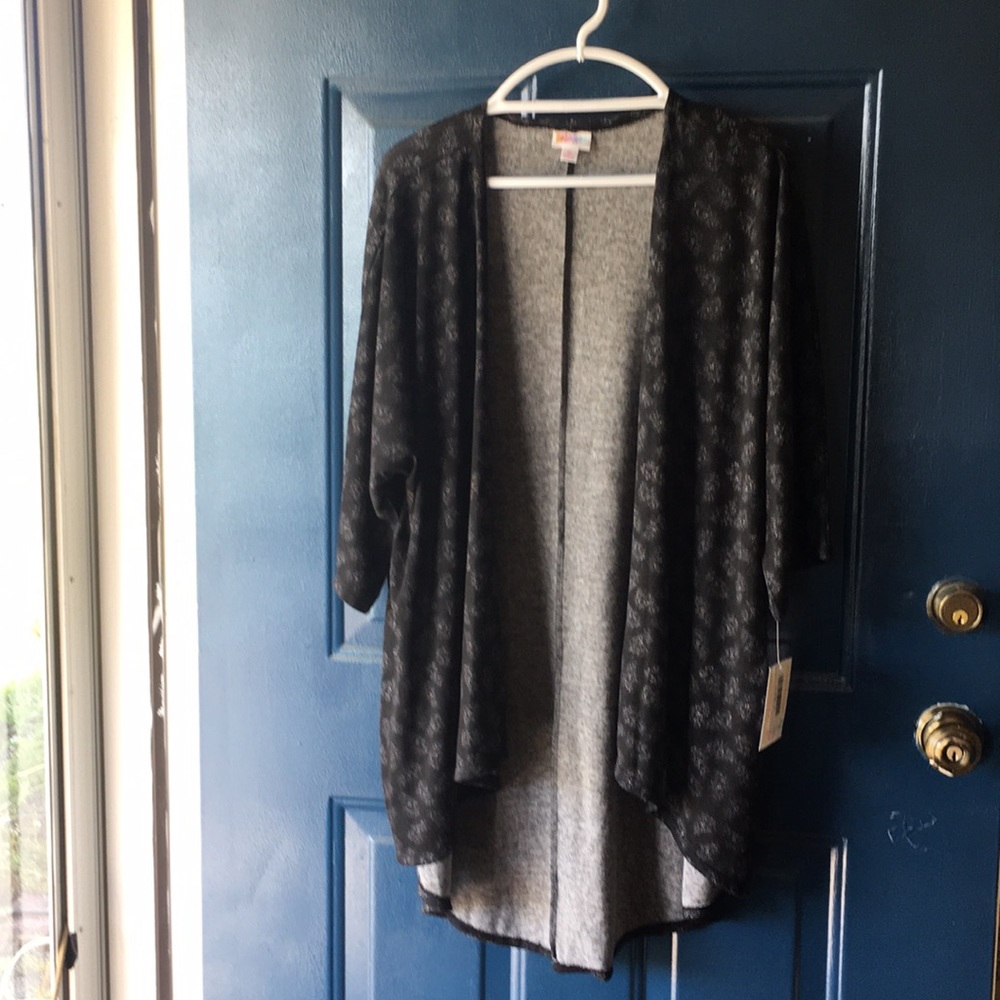 Lularoe Lindsay BNWT. Sz M. Charcoal/Black Pretty
